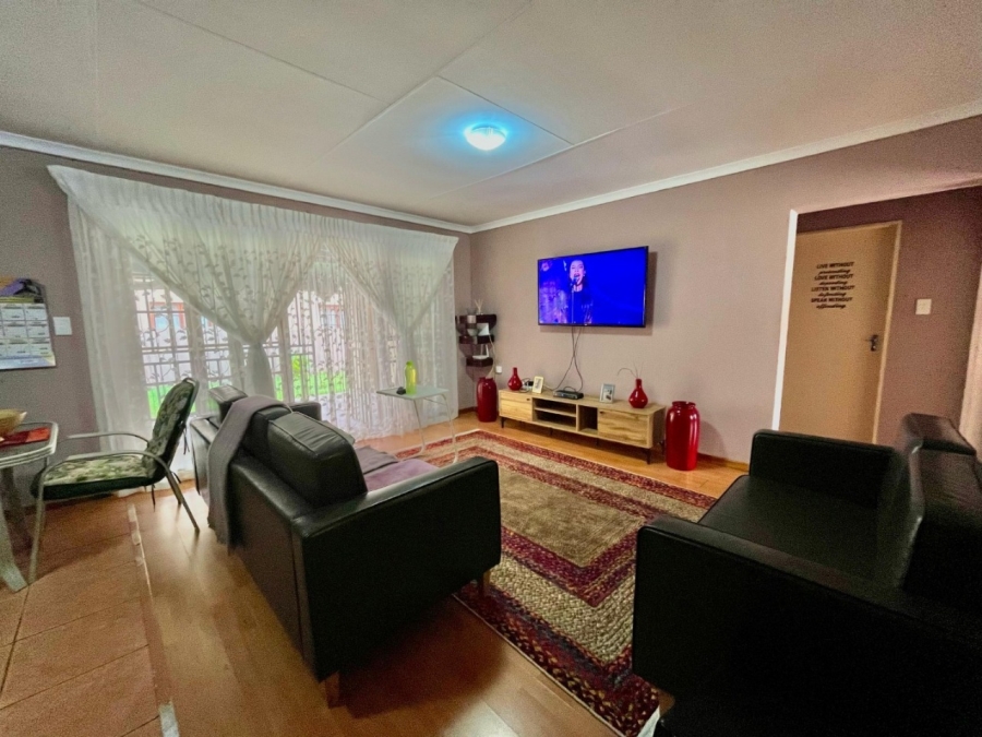 To Let 3 Bedroom Property for Rent in Waterval East North West